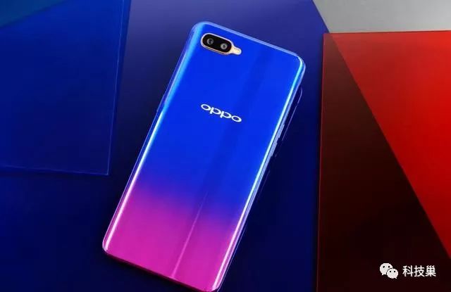 oppo k1虽然价格仅为千元,但是它的外形设计和工艺基本都有旗舰手机的